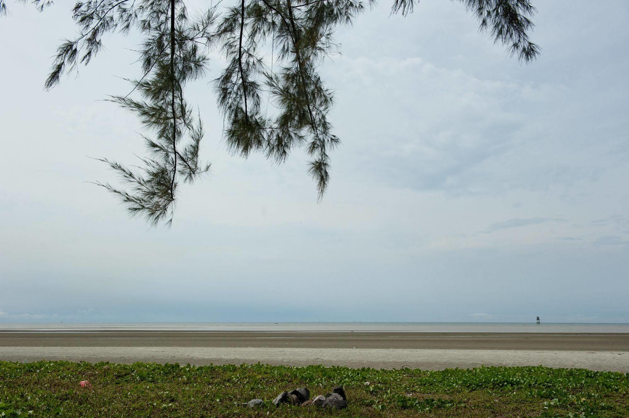 Seri Bayu Resort Hotel Sungai Pelek Exterior foto